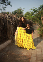 Load image into Gallery viewer, Yellow Pinjara Skirt And Cape Set
