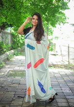 Load image into Gallery viewer, Feather Print Saree
